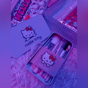 Hello kitty Makeup brushes set (Sanrio)